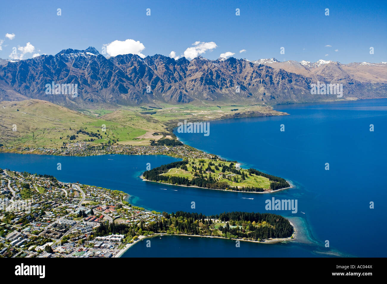 Queenstown Lake Wakatipu and The Remarkables South Island New Zealand ...