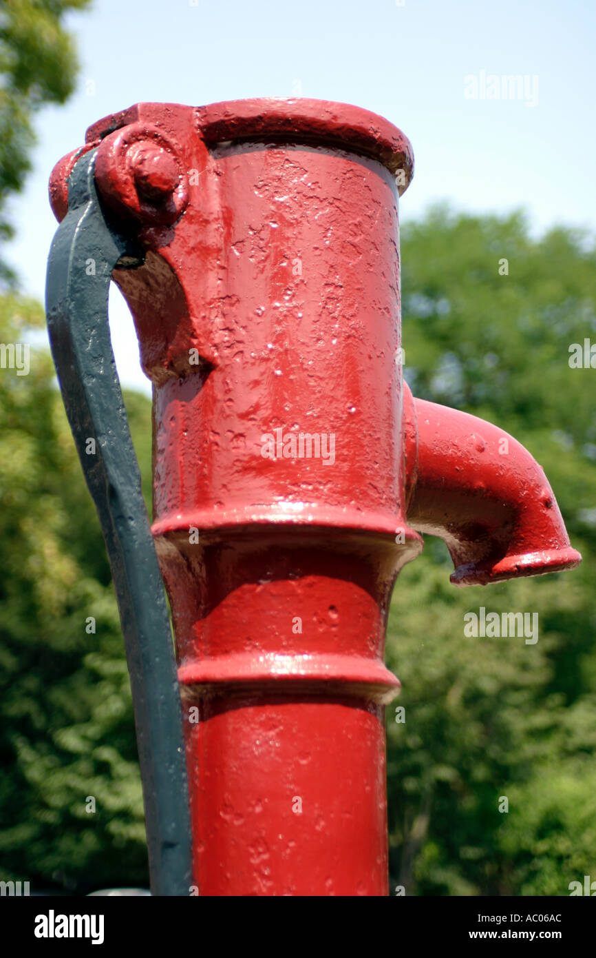 Victorian iron water pump hires stock photography and images Alamy
