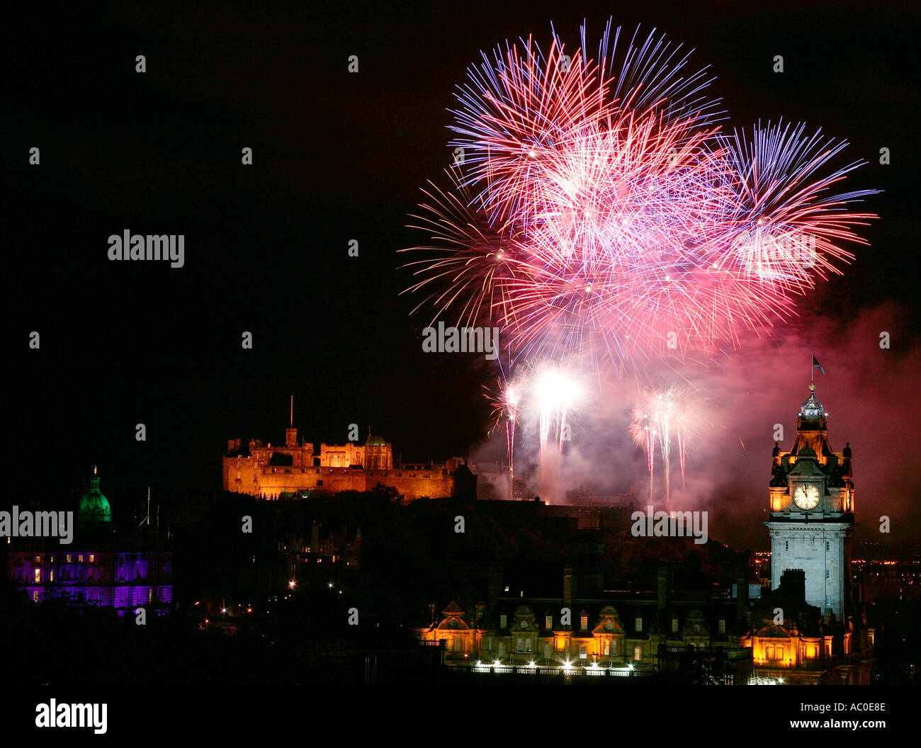 Bank of Scotland Fireworks display at the end of the City of Edinburgh Festival 2003 Stock Photo