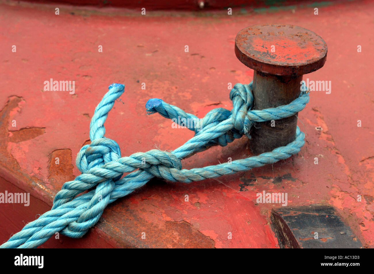 Knot on a canal boat rope Stock Photo Alamy
