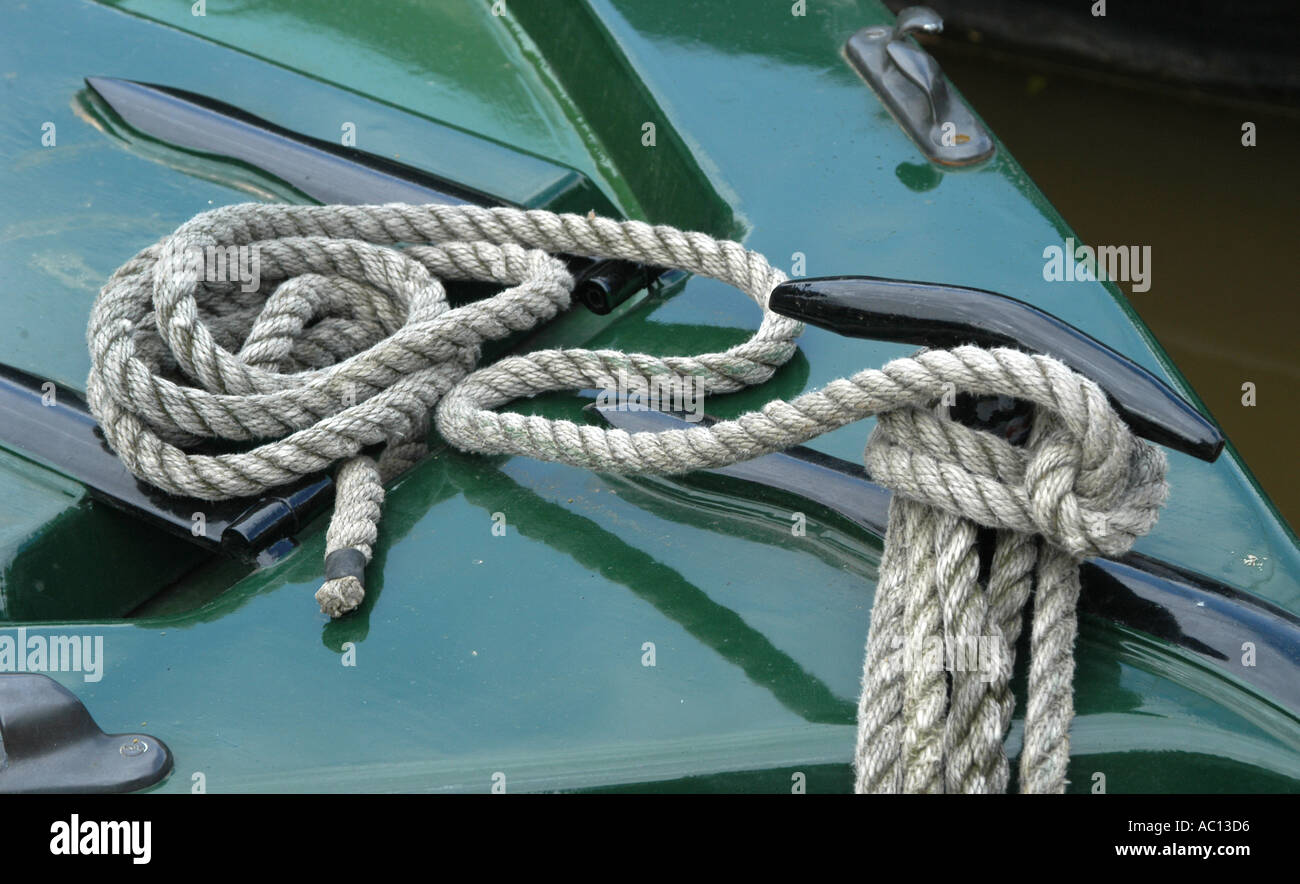 Half hitch knot hi-res stock photography and images - Alamy