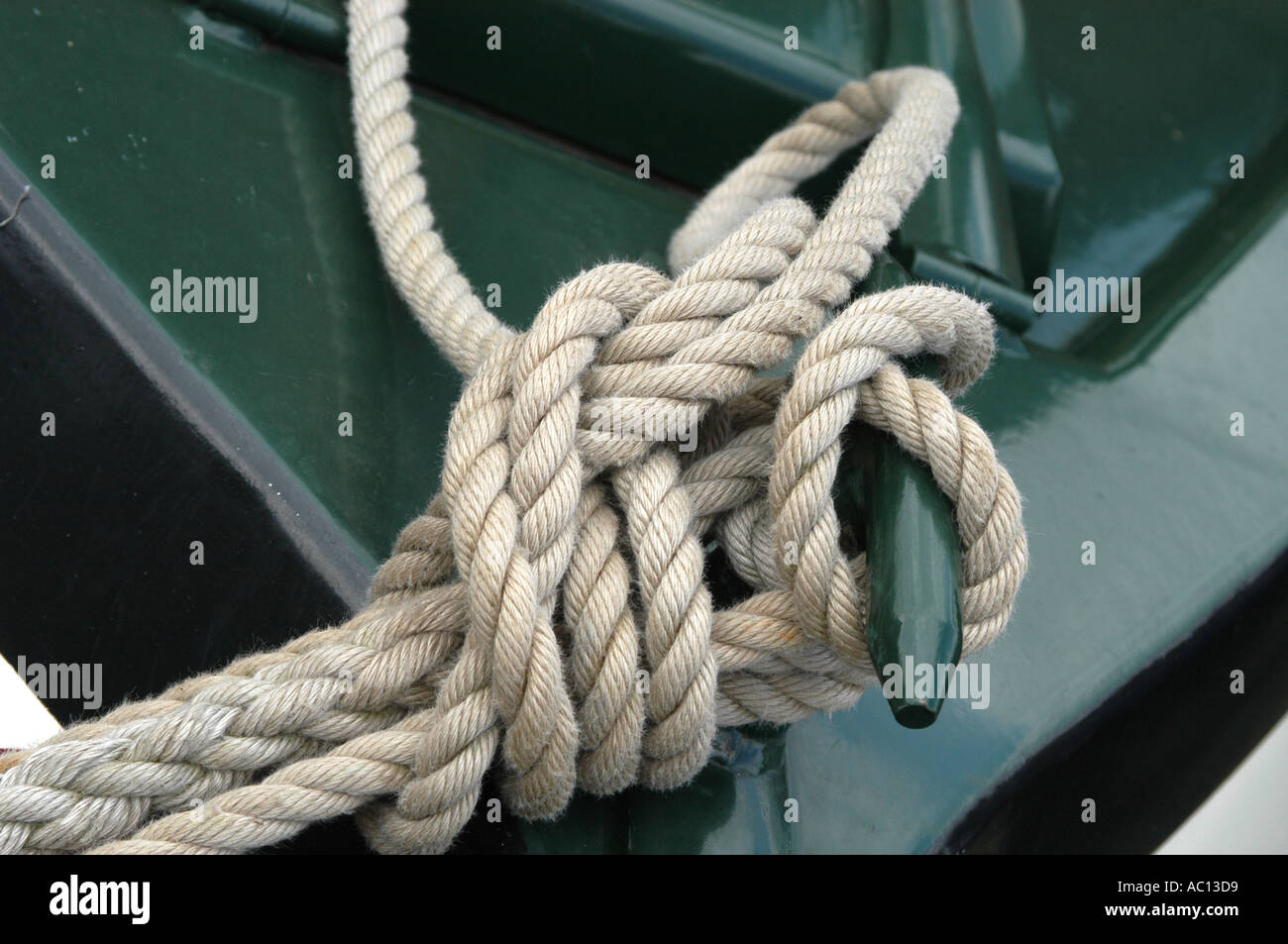 Knot on a canal boat rope Stock Photo - Alamy