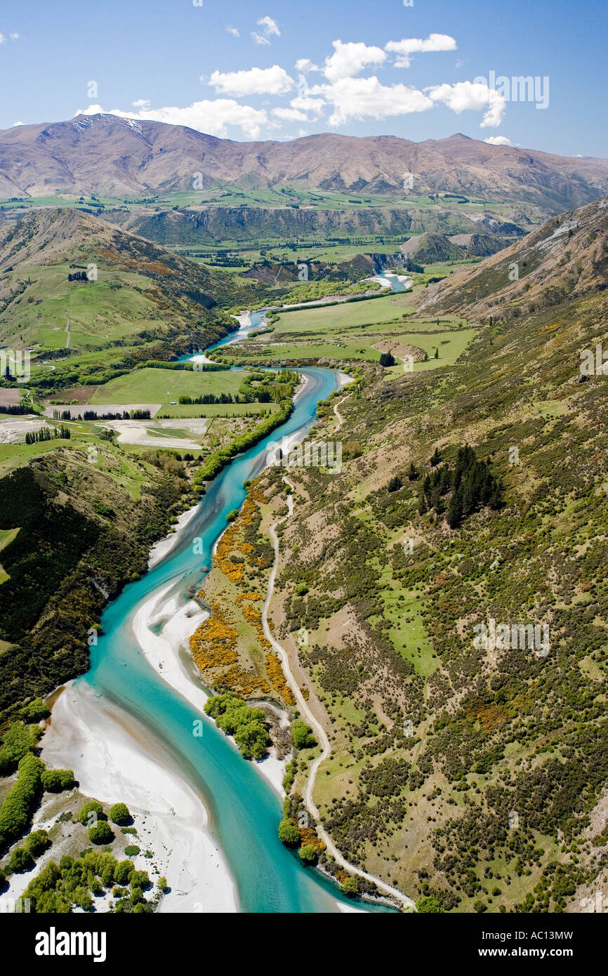kawarau-river-near-queenstown-south-island-new-zealand-aerial-stock