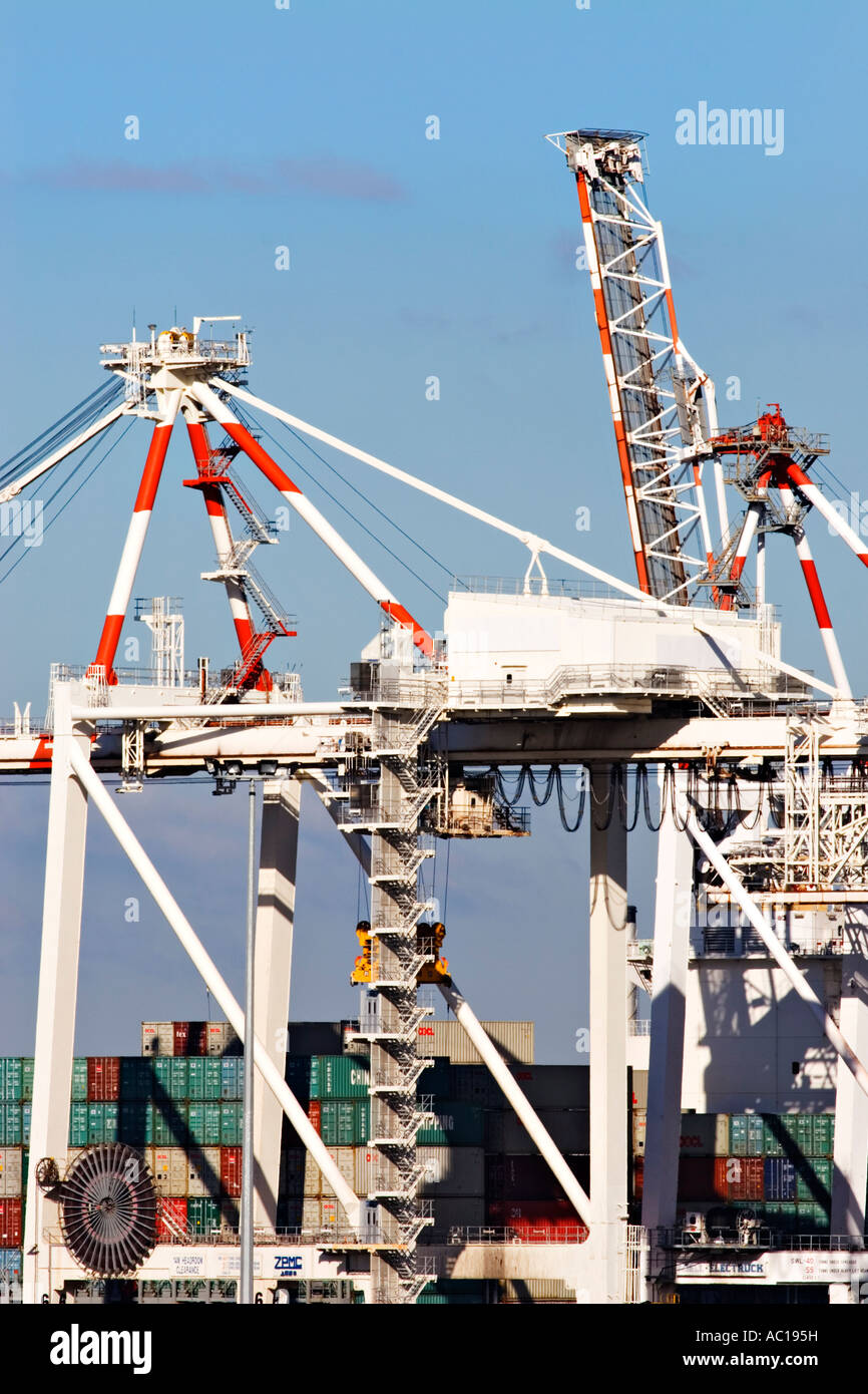 Shipping container cranes hires stock photography and images Alamy