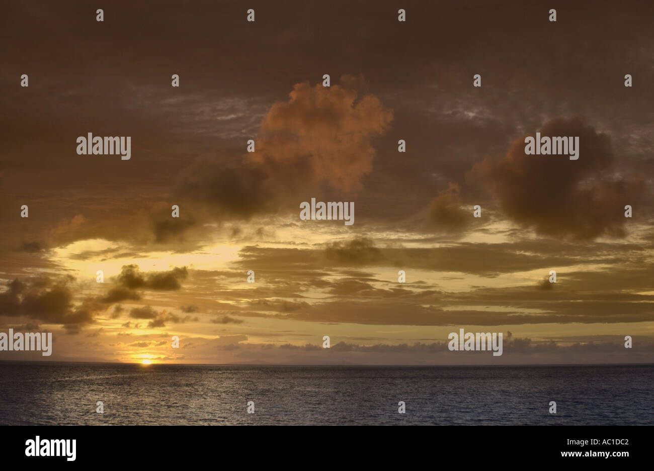 Clouds sunset sunrise hi-res stock photography and images - Alamy