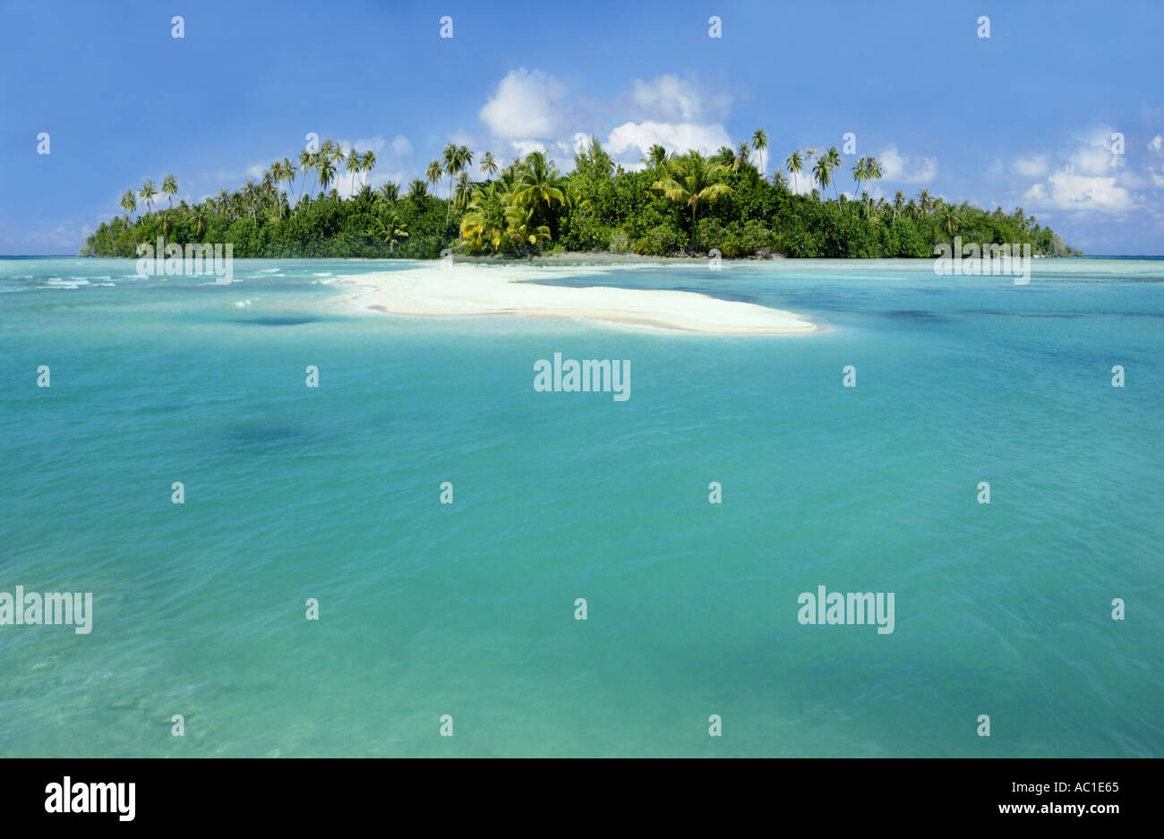 Tropical island paradise Stock Photo - Alamy