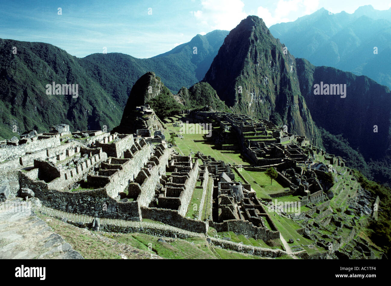 Machu picchu panorama hi-res stock photography and images - Alamy