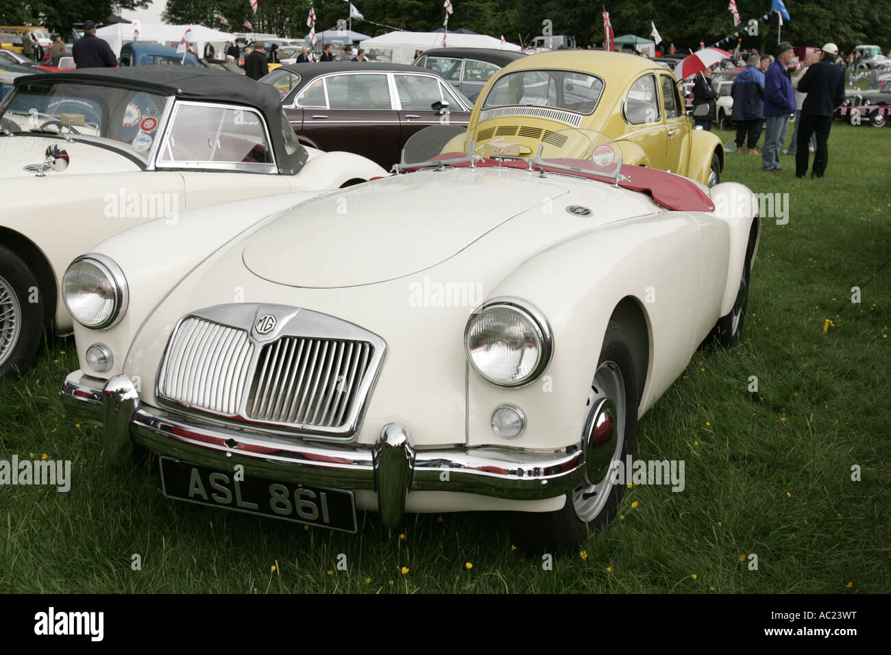 Classic vintage old vehicle hi-res stock photography and images - Alamy