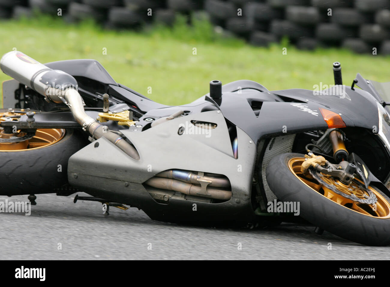 Crashed Motorcycle High Resolution Stock Photography and Images Alamy