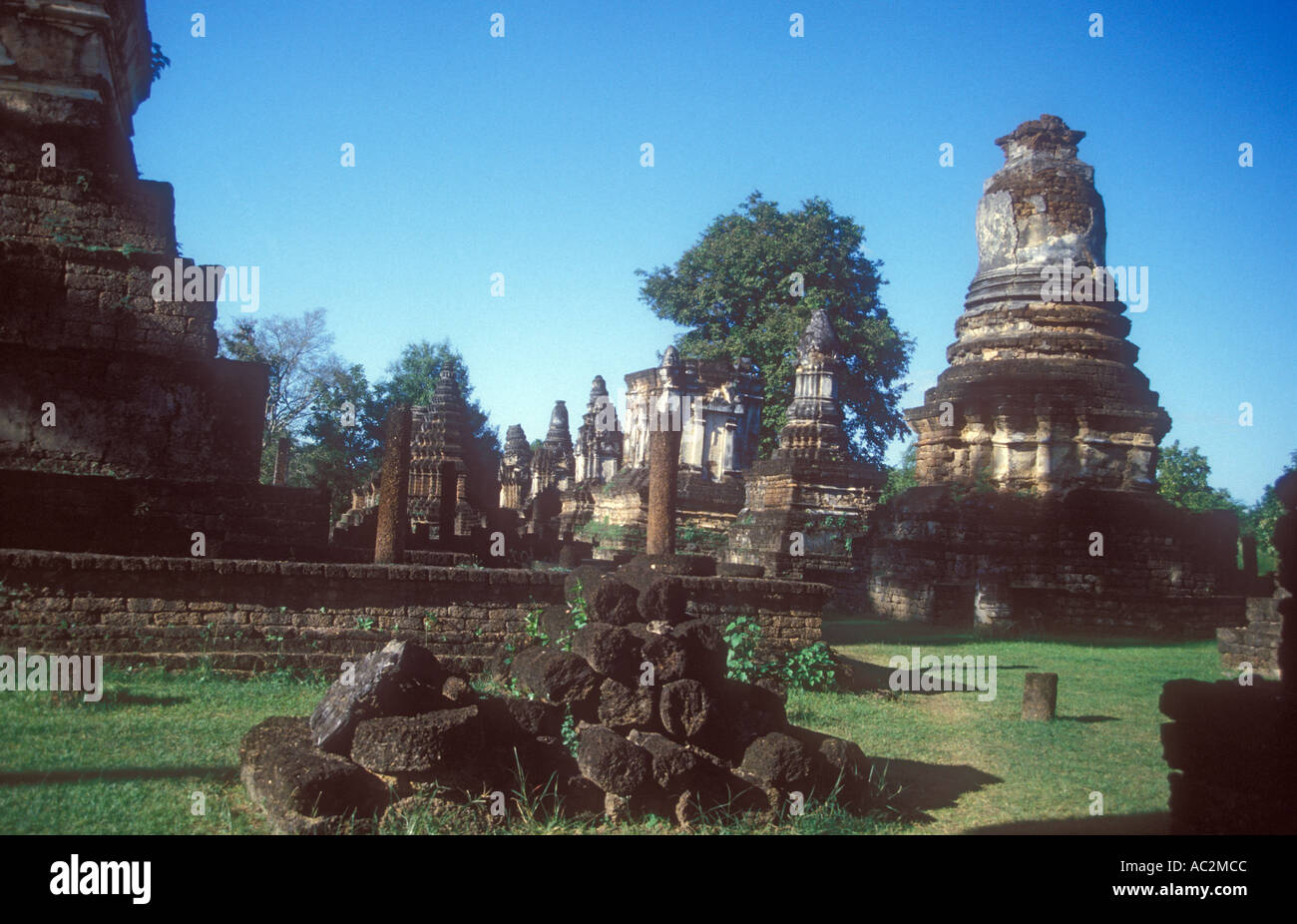 Temple ruins in Kamphaeng Phet central Thailand Stock Photo