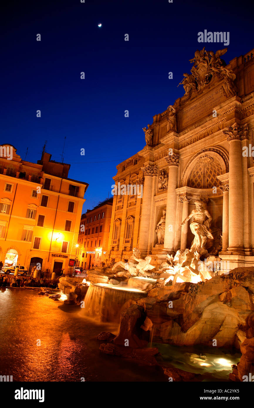 travel-photography-from-italy-rome-rom-roma-piazza-di-trevi-evening