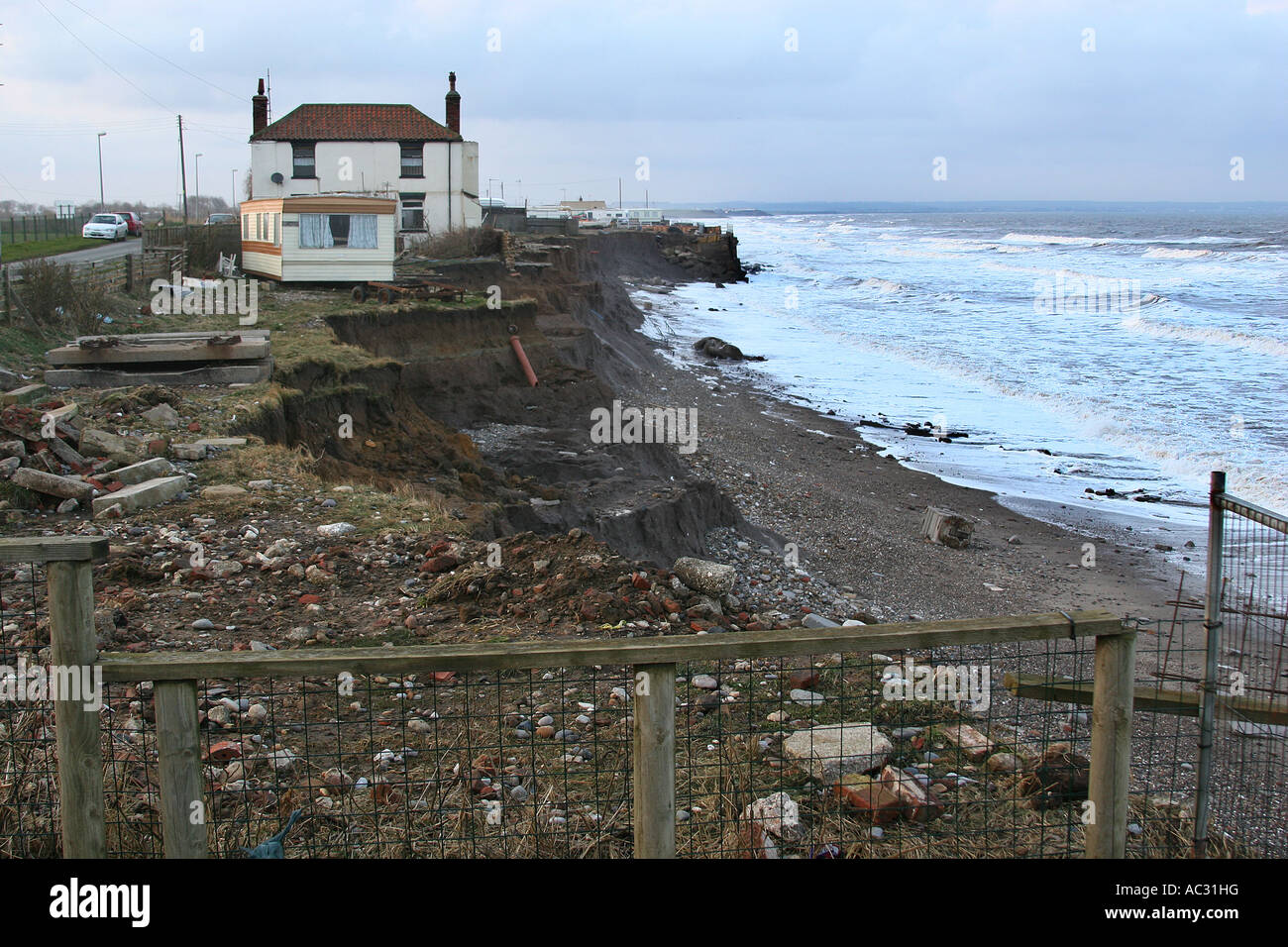 House cliff erosion falling hi-res stock photography and images - Alamy