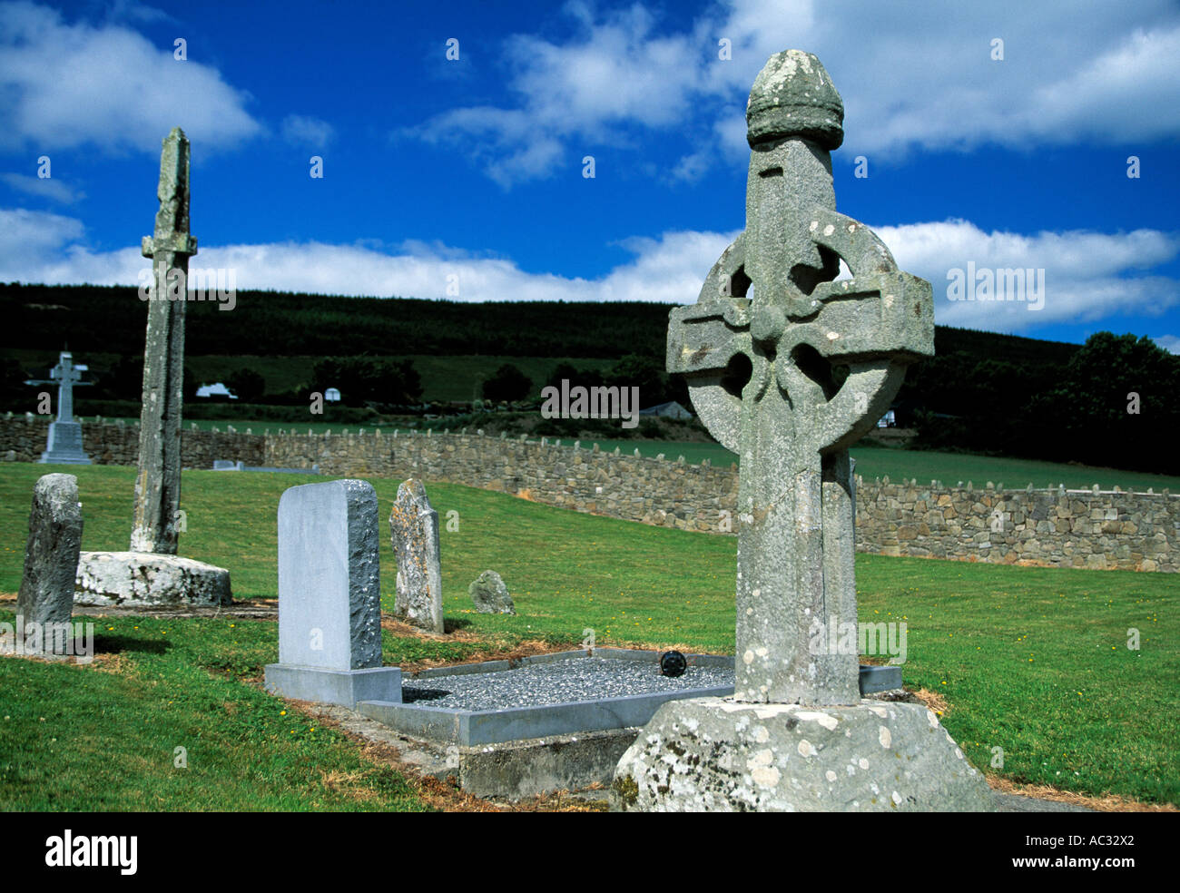 in an irish country church yard Stock Photo Alamy