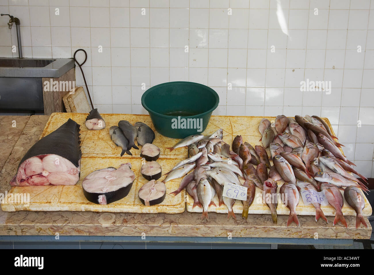 mackerels (incl. tunas and bonitos) (Scombridae), at the fish market, Portugal, Madeira, Funchal Stock Photo