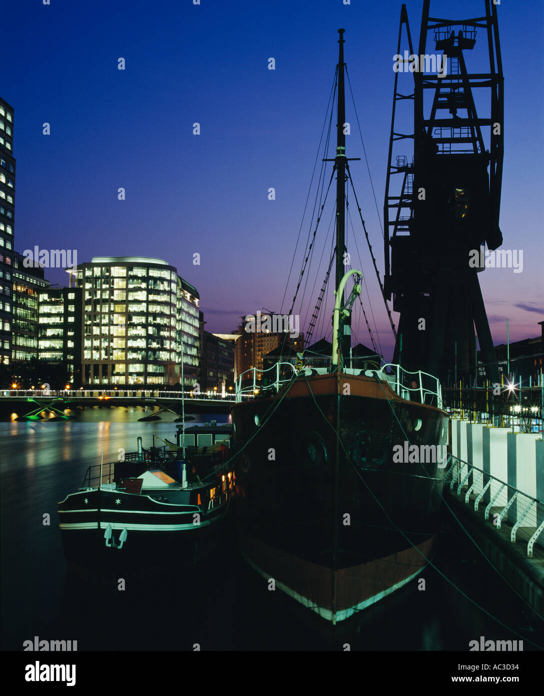 West India Quay Crane High Resolution Stock Photography and Images - Alamy