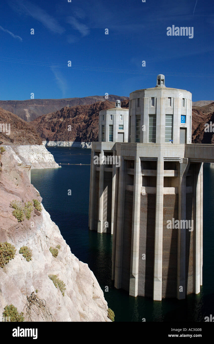 Low water level on Lake Mead at Nevada intake towers for Hoover Dam USA Stock Photo Alamy
