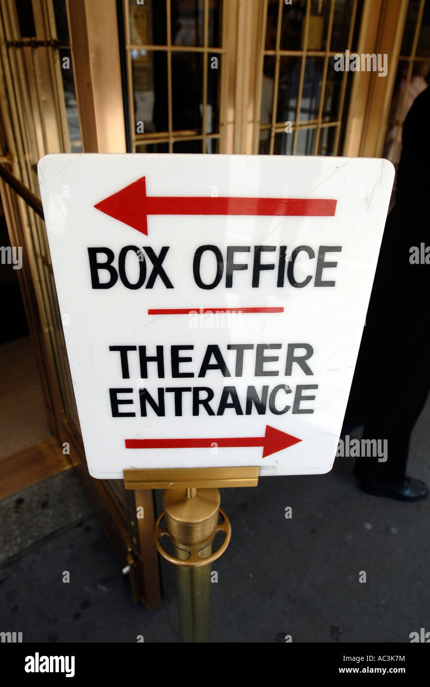 box office hours music box theater