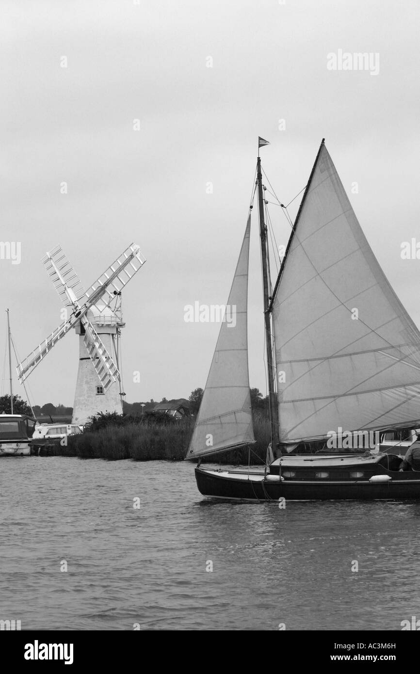 Windmill & Sailing. Norfolk Broads Stock Photo