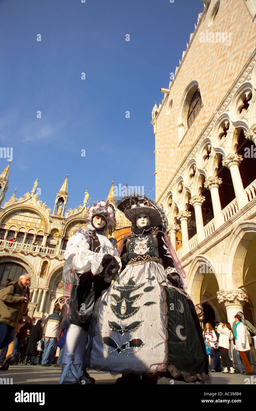 Italian costume hi-res stock photography and images - Alamy