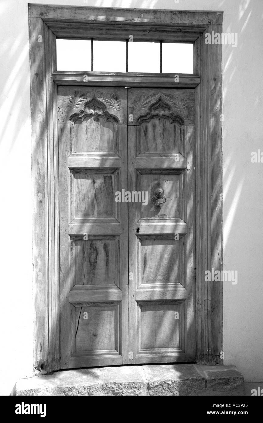Colonial house door Black and White Stock Photos & Images - Alamy