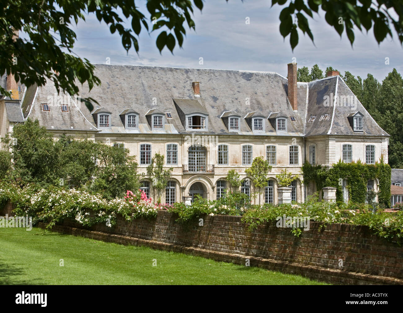 L'Abbaye et les Jardins de Valloires in france eu Stock Photo