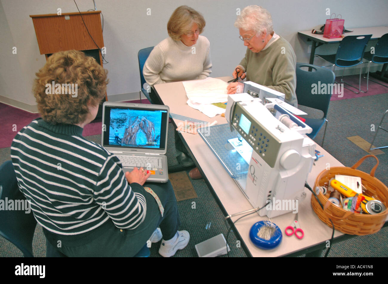 Happy quilts hi-res stock photography and images - Alamy