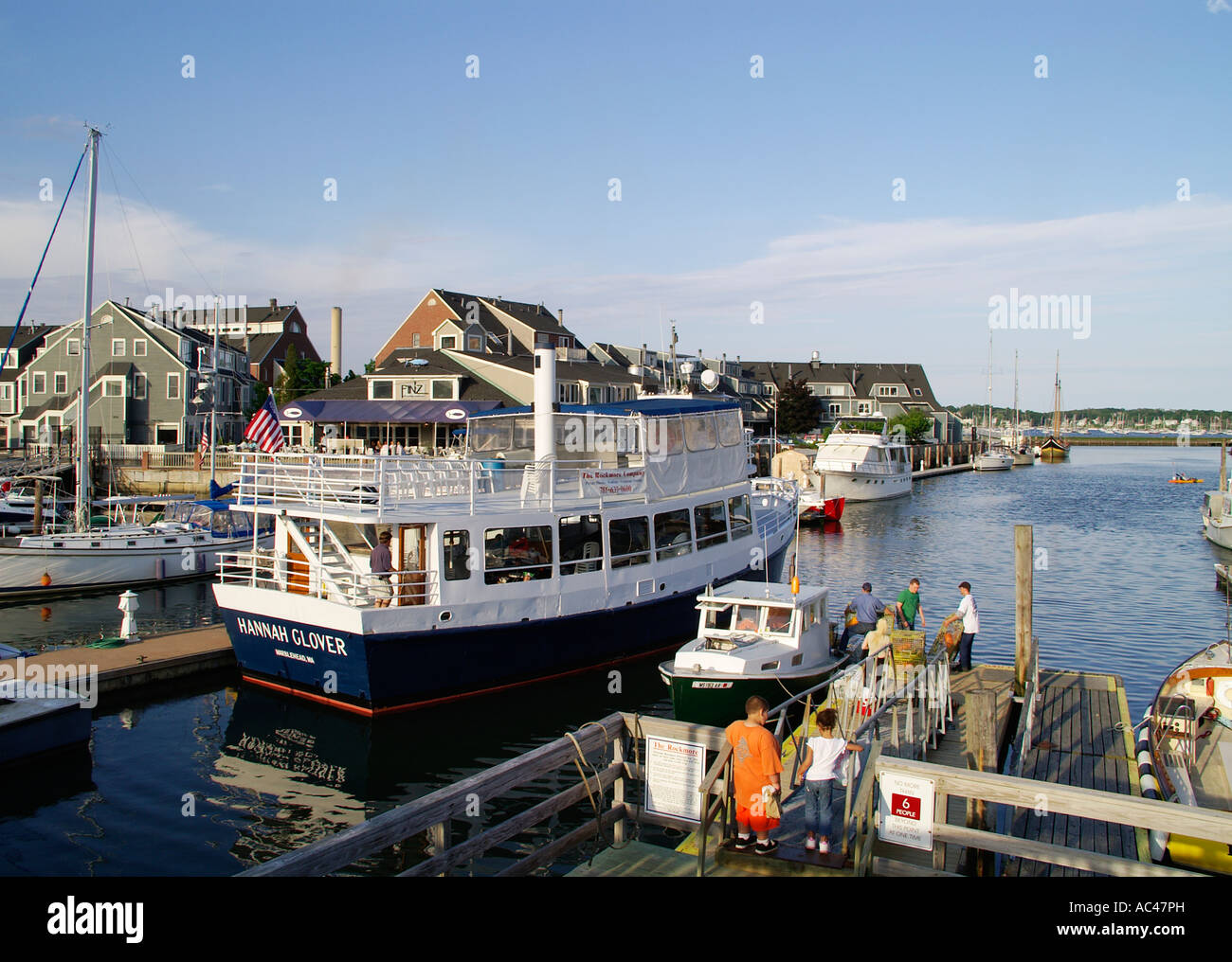 Salem harbor hi-res stock photography and images - Alamy