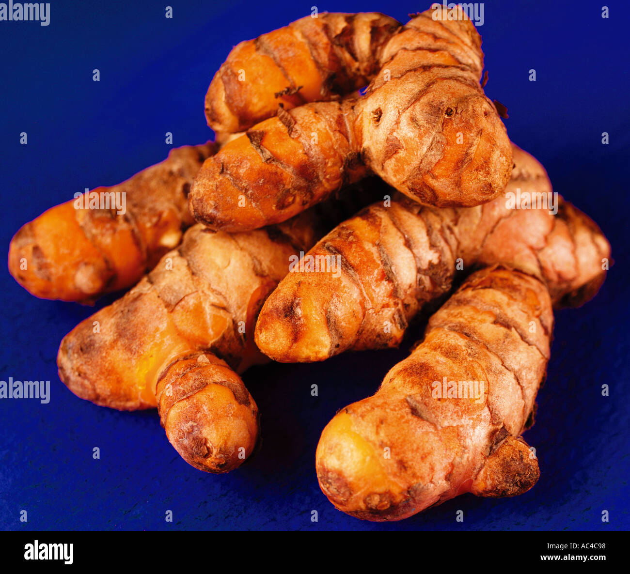 WHOLE TUMERIC ROOTS Stock Photo Alamy