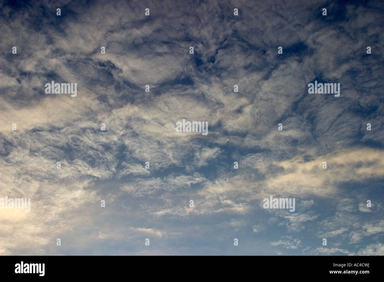 Altocumulus fluffy white clouds hi-res stock photography and images - Alamy