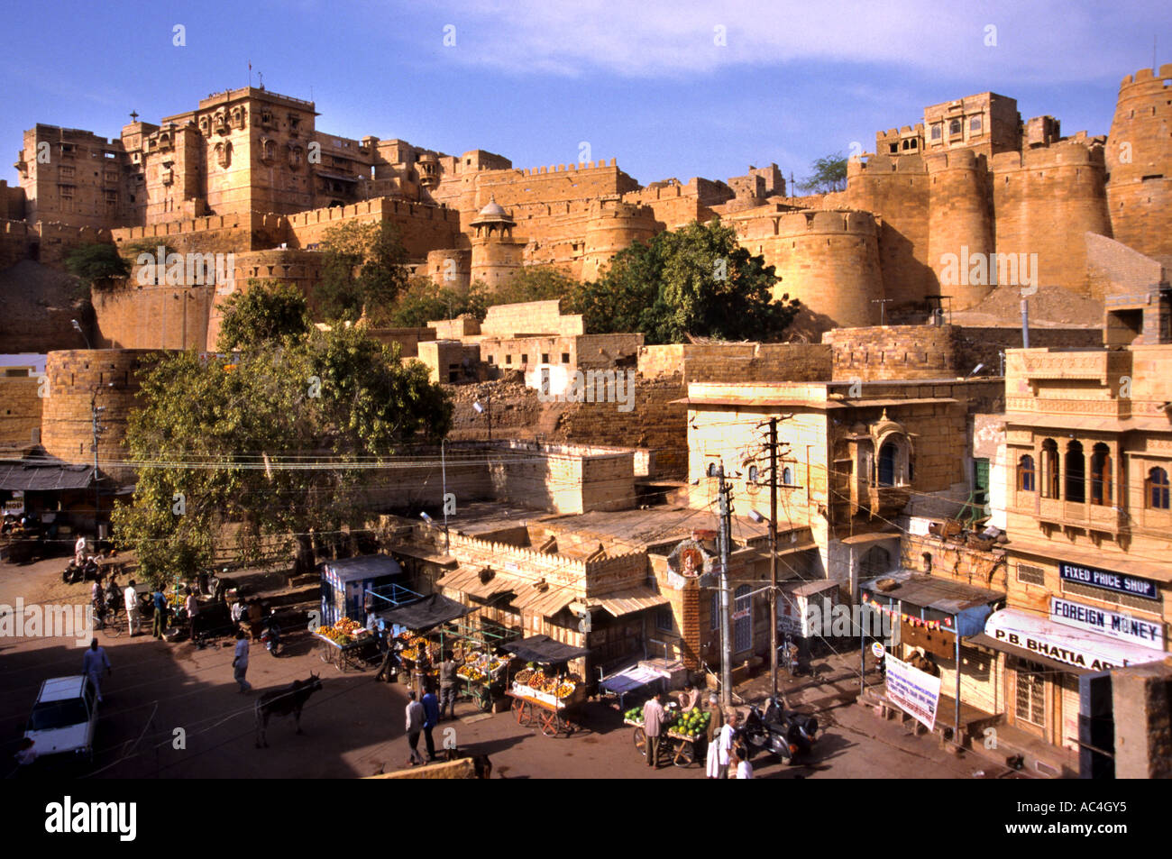Castle fort India Rajasthan Jaisalmer wall battle medieval Stock Photo Alamy