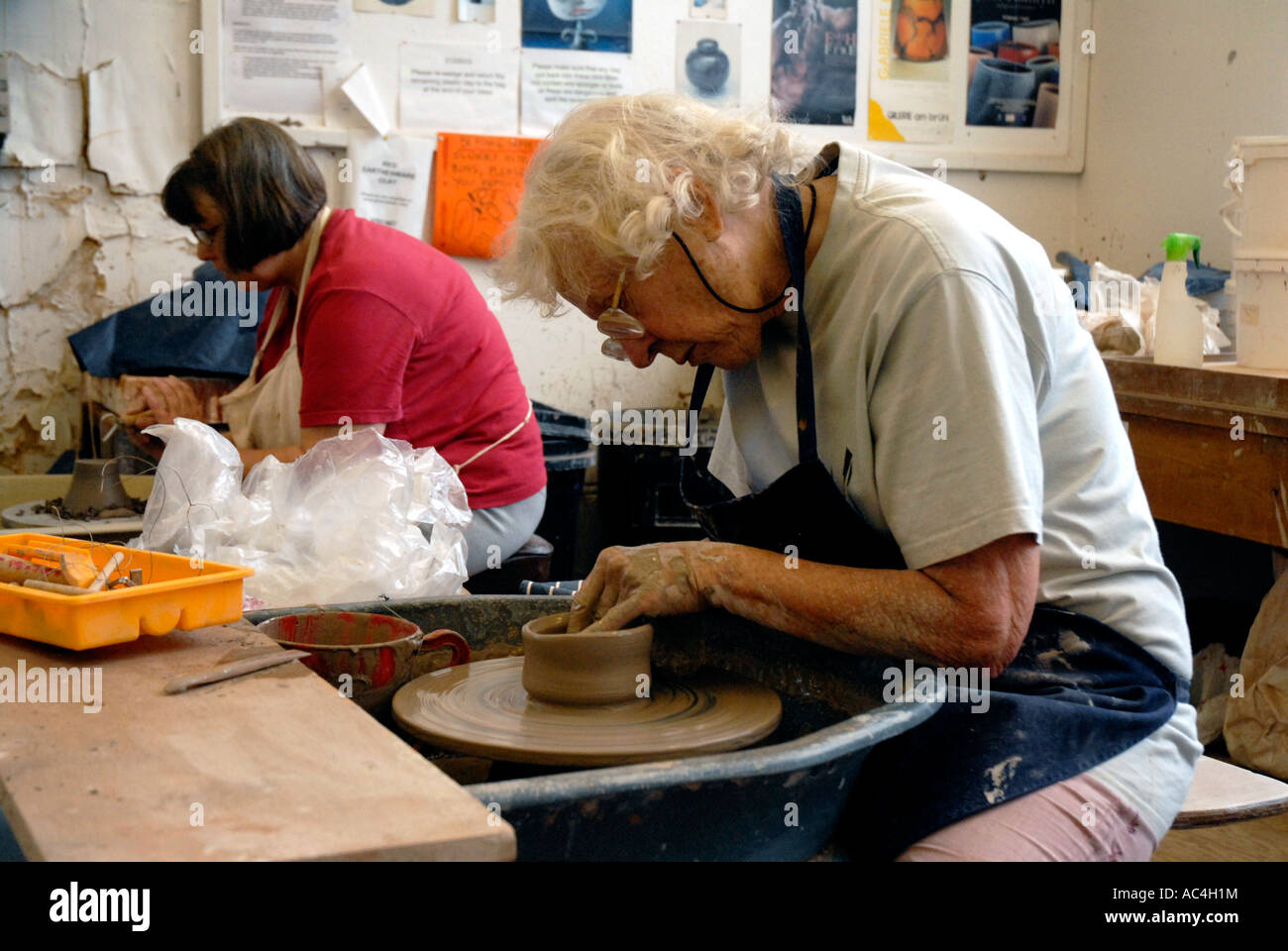 Adult education pottery class Stock Photo Alamy