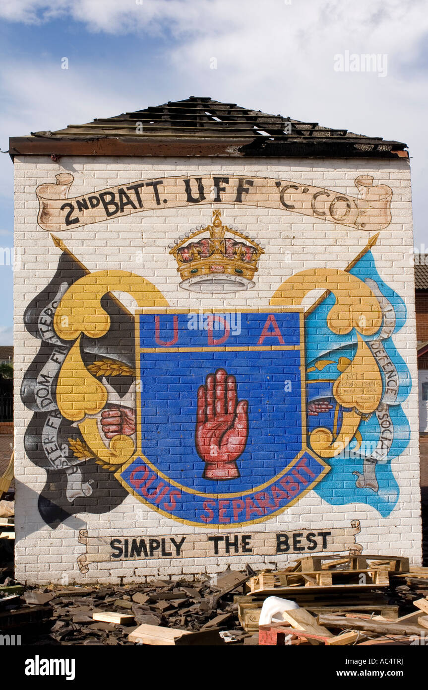 Loyalist sectarian murals Shankill Road Belfast Stock Photo Alamy