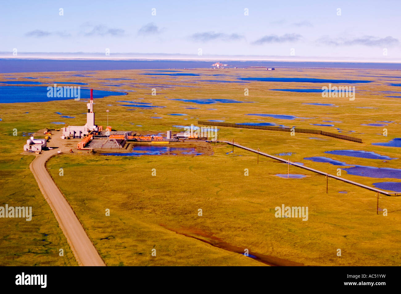 Prudhoe bay oil field aerial hires stock photography and images Alamy