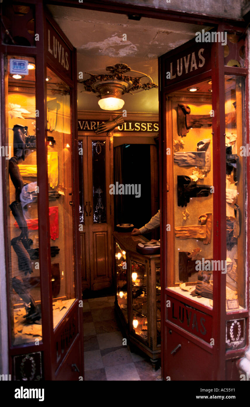 Gloves shop window hires stock photography and images Alamy
