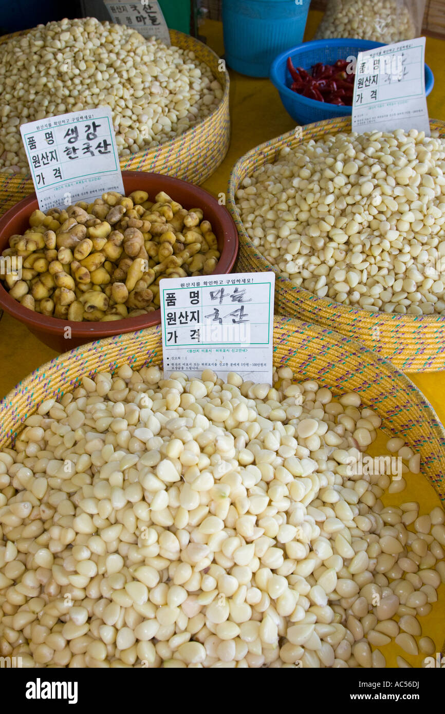 Korean market garlic hires stock photography and images Alamy