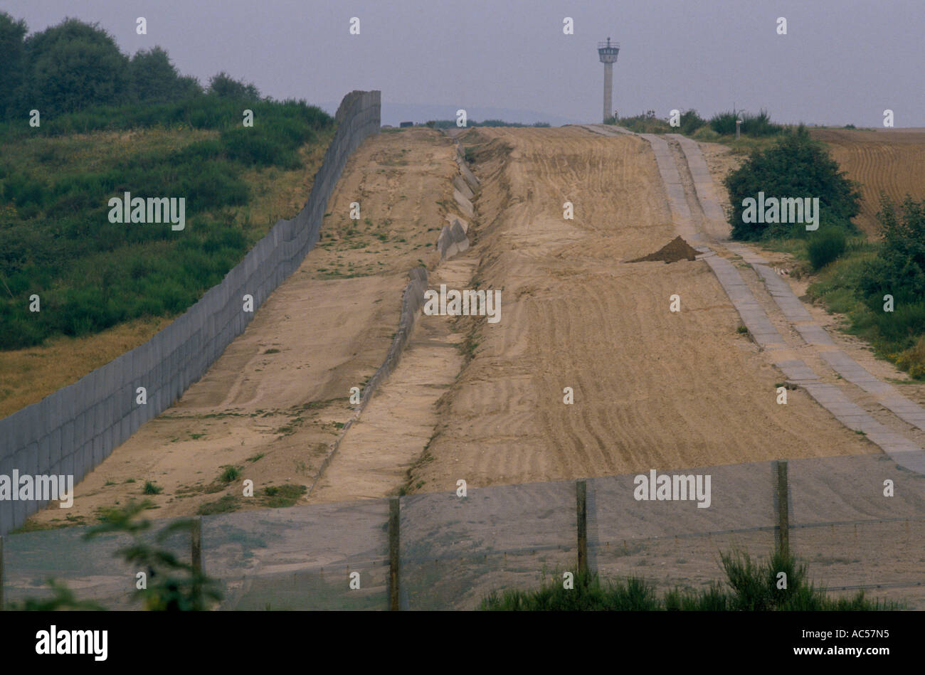 The Iron Curtain Stock Photos & The Iron Curtain Stock Images Alamy