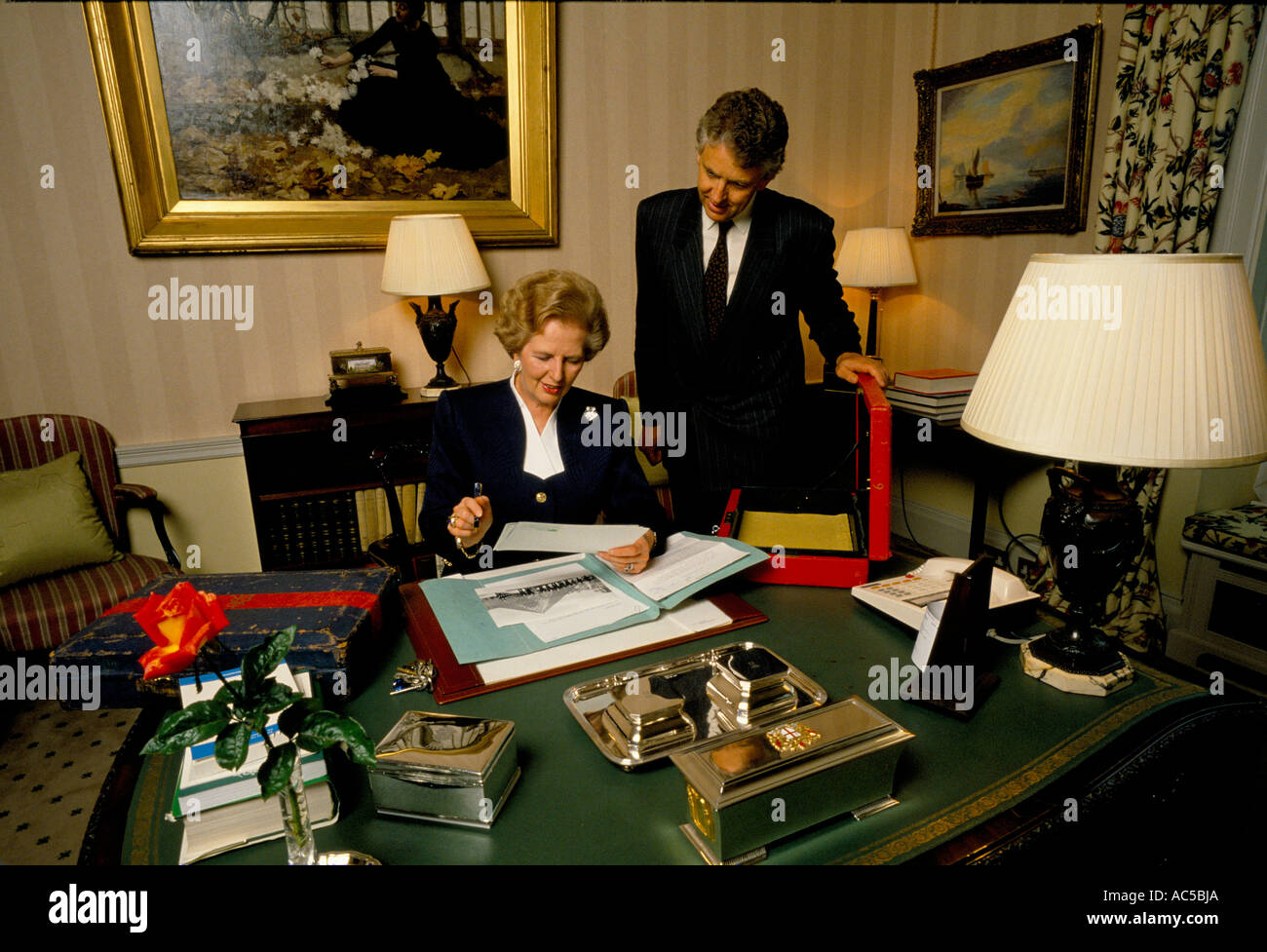 Prime Minister Margaret Thatcher At Downing Street Stock Photos & Prime