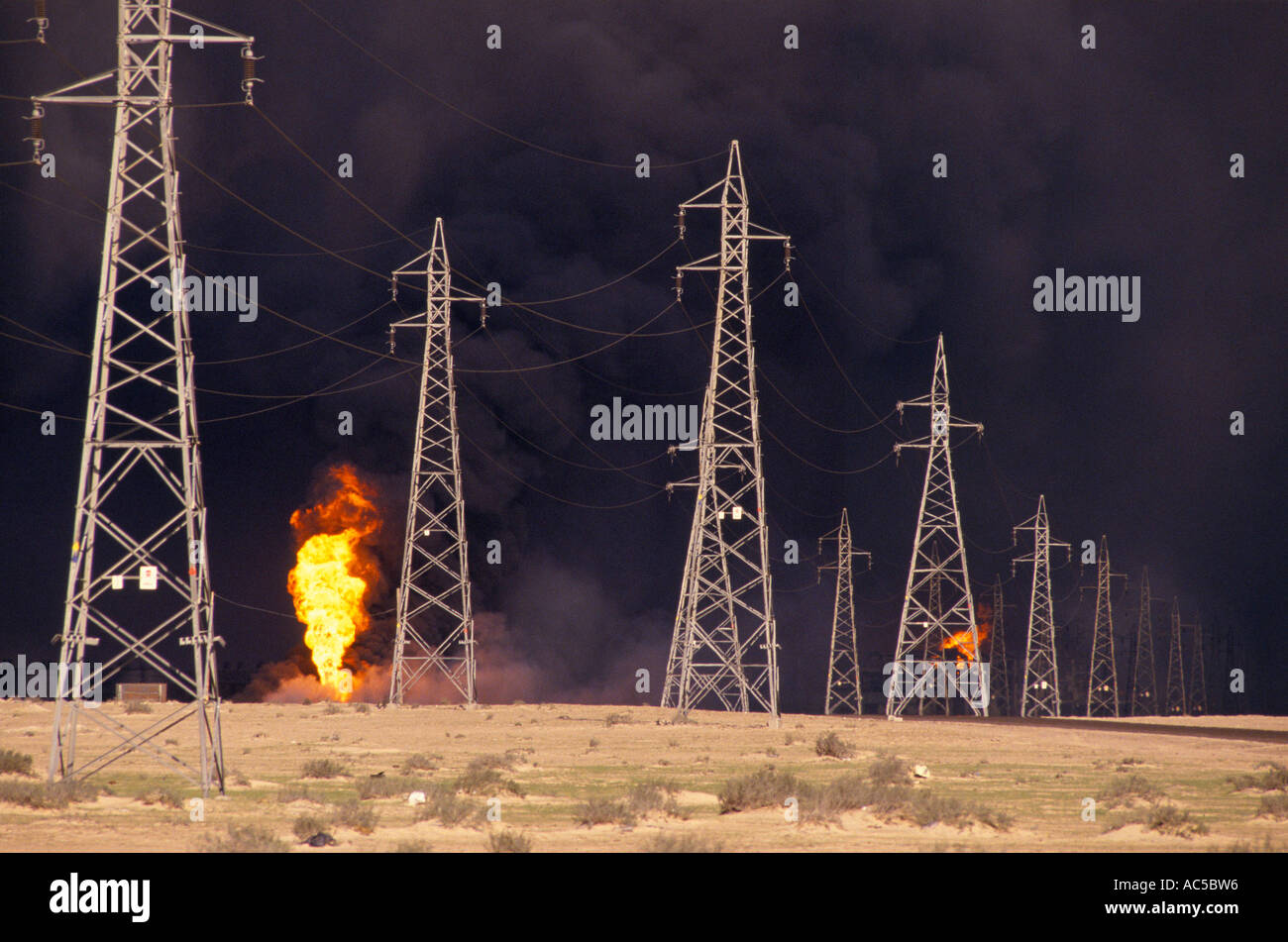 Oil fields burning, kuwait hires stock photography and images Alamy