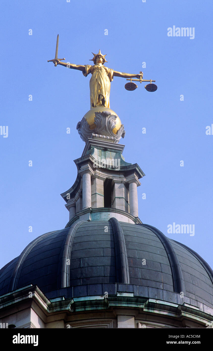 Scales of Justice Statue, The Old Bailey, London, UK Stock Photo Alamy
