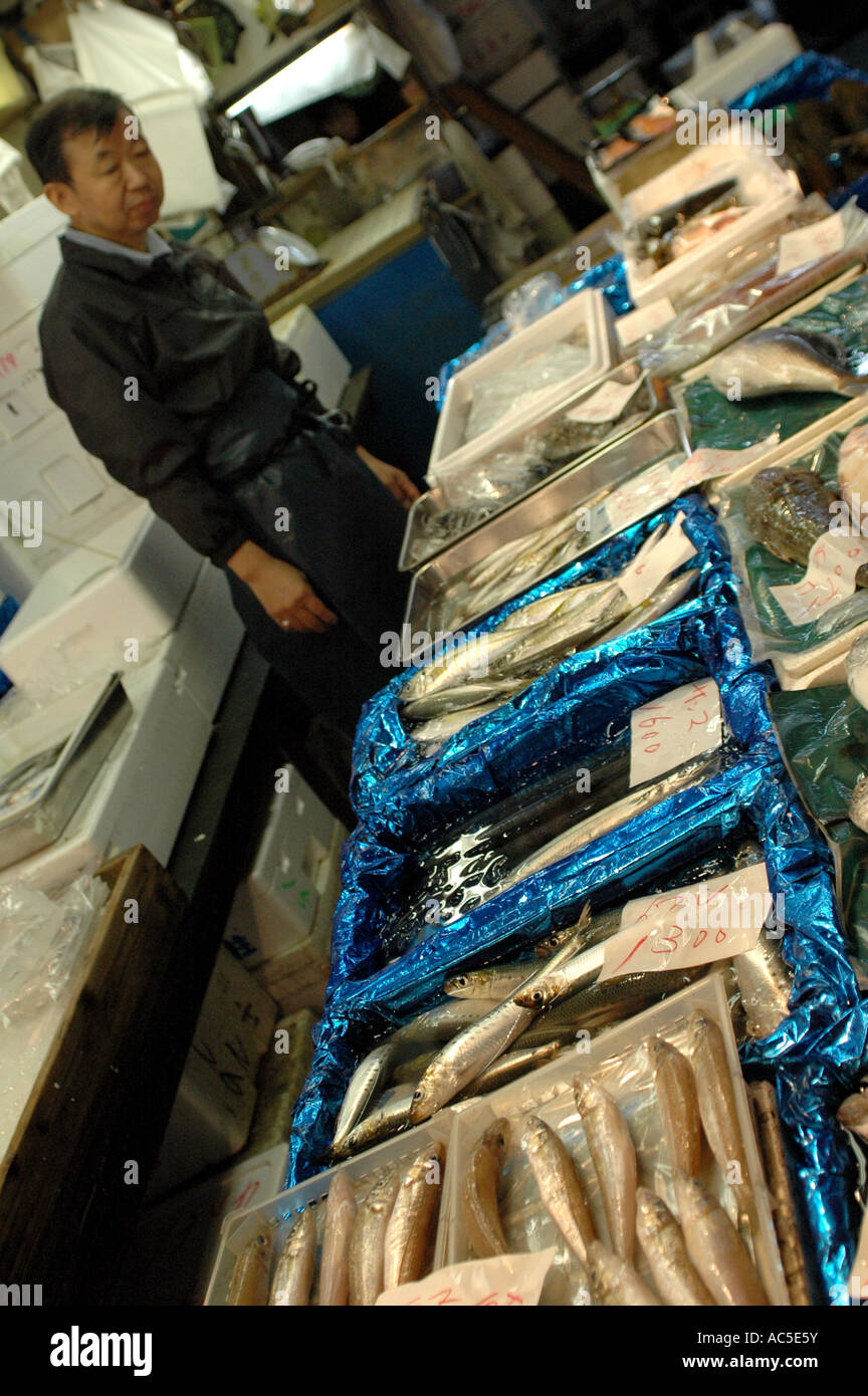 Tsukiji fish market Tokyo Japan Stock Photo - Alamy