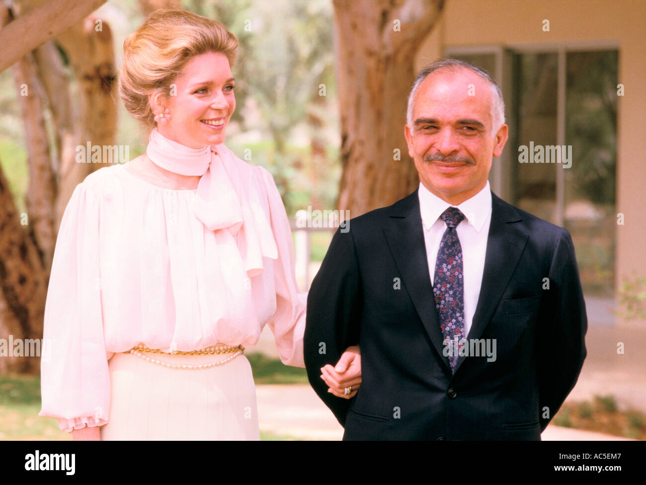 QUEEN NOOR OF JORDAN THE AMERICAN WIFE OF KING HUSSEIN Stock Photo - Alamy