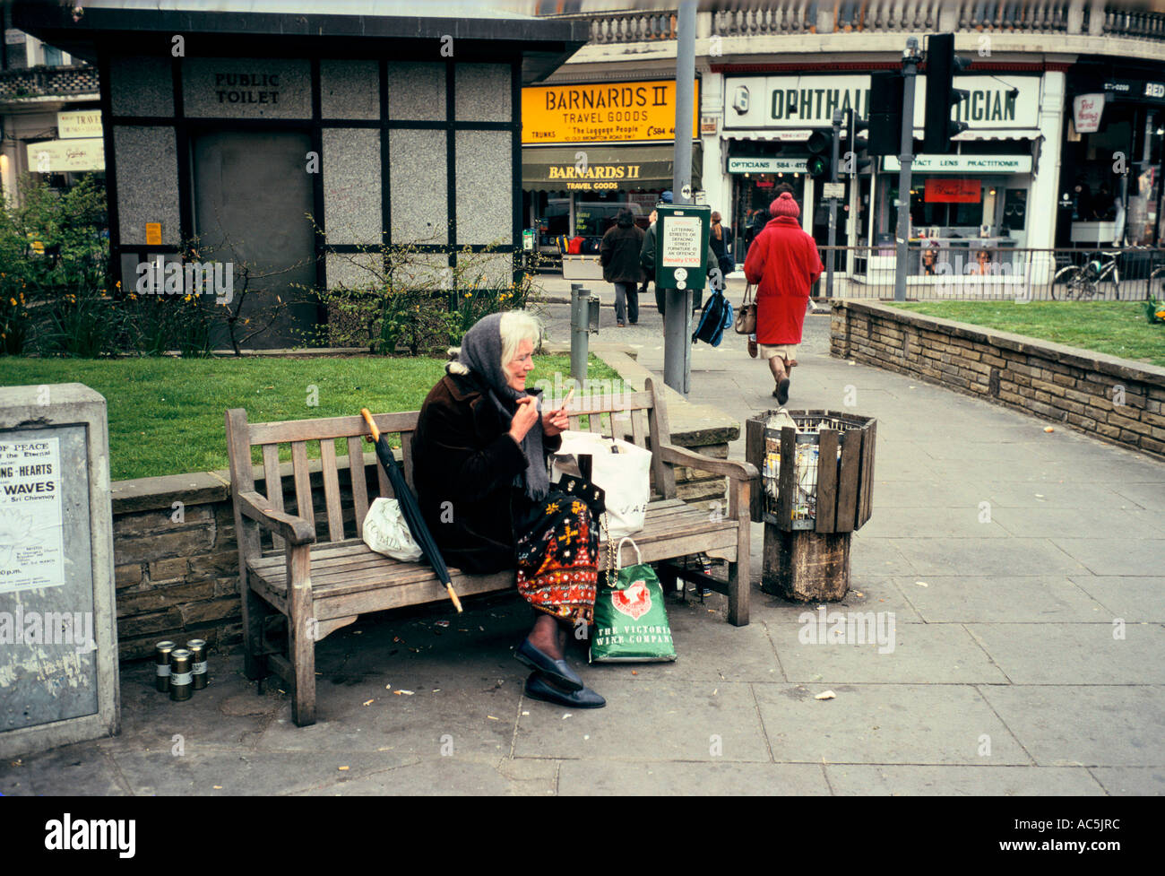 Bag lady homeless hires stock photography and images Alamy