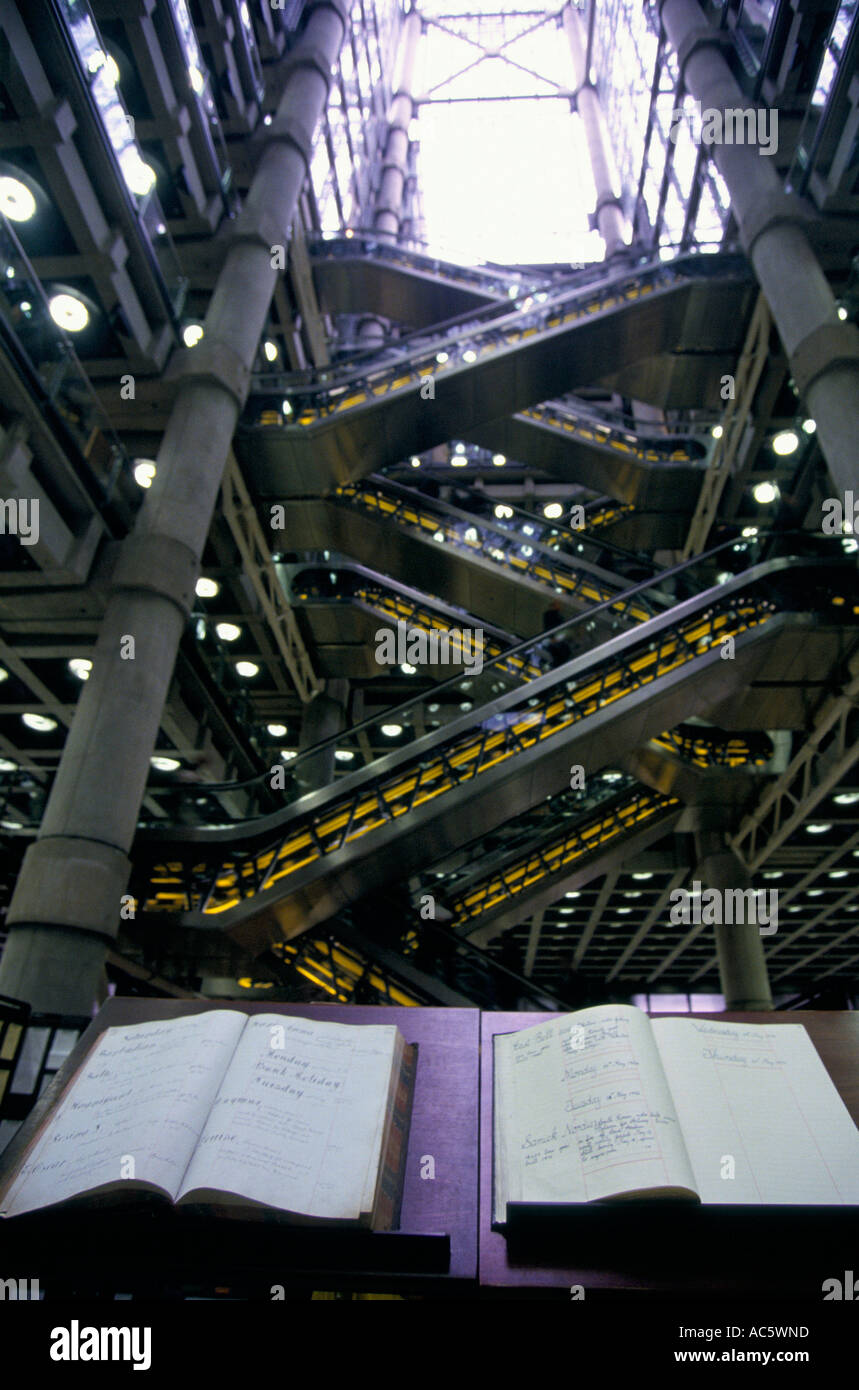 Desk office interior escalator hi-res stock photography and images - Alamy