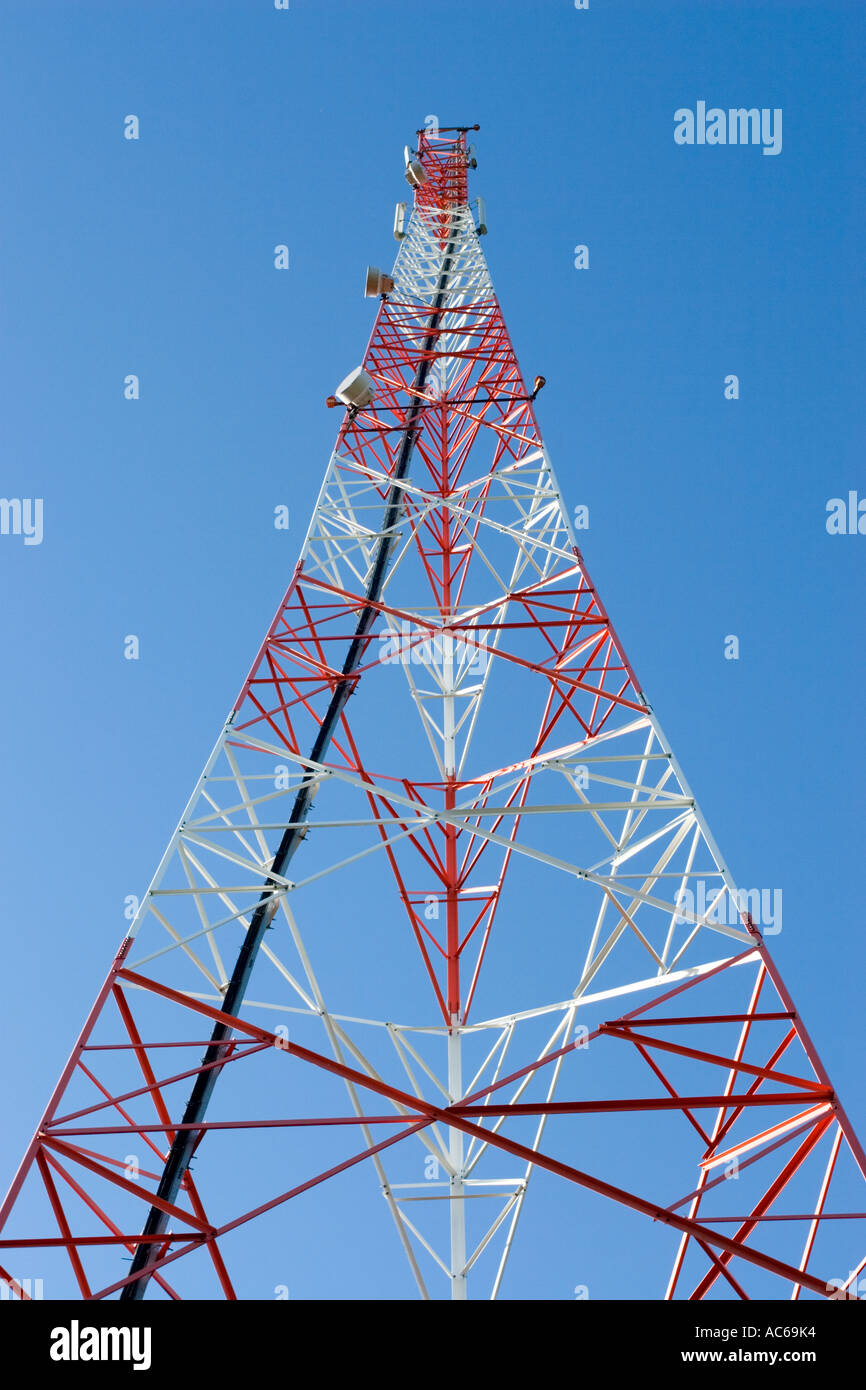 Cellular network's base station antenna mast frame structure ( self