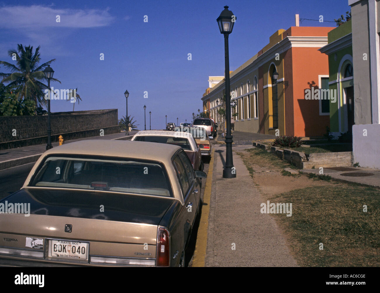 San juan puerto rico street cars hi-res stock photography and images ...