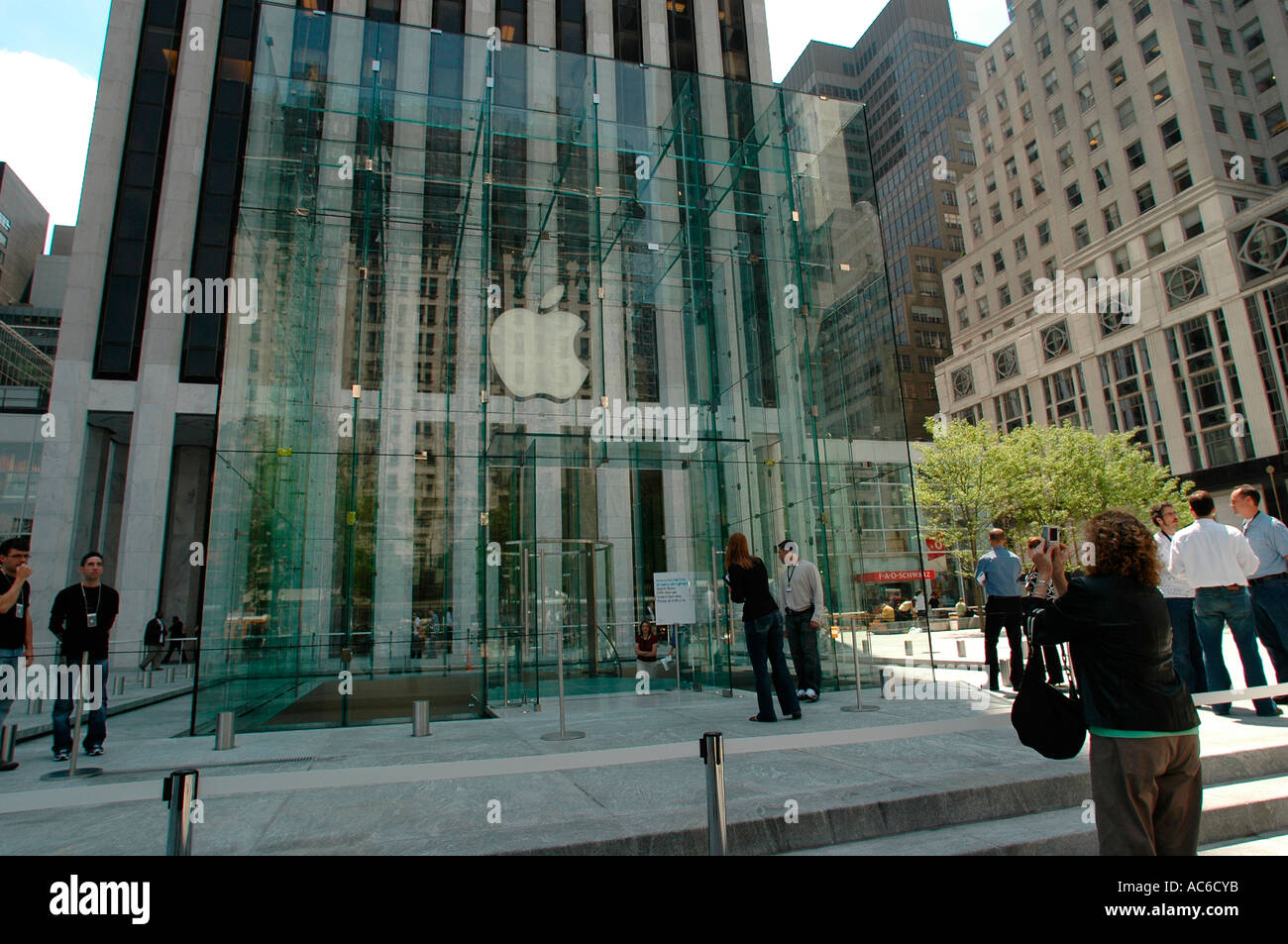 24 hours opening hires stock photography and images Alamy