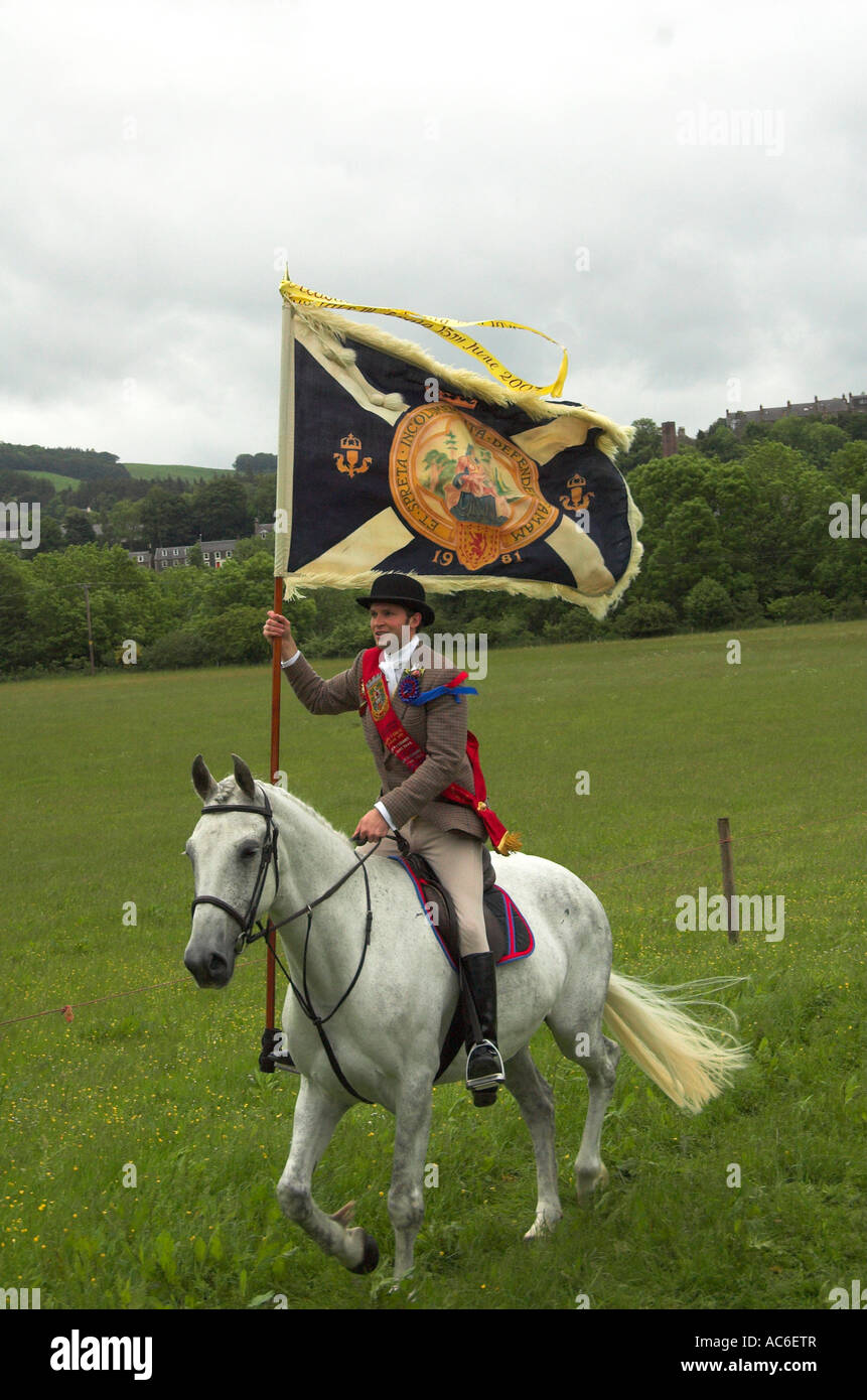 Selkirk Common Riding Standard Bearer riding up to linglie Farm Stock