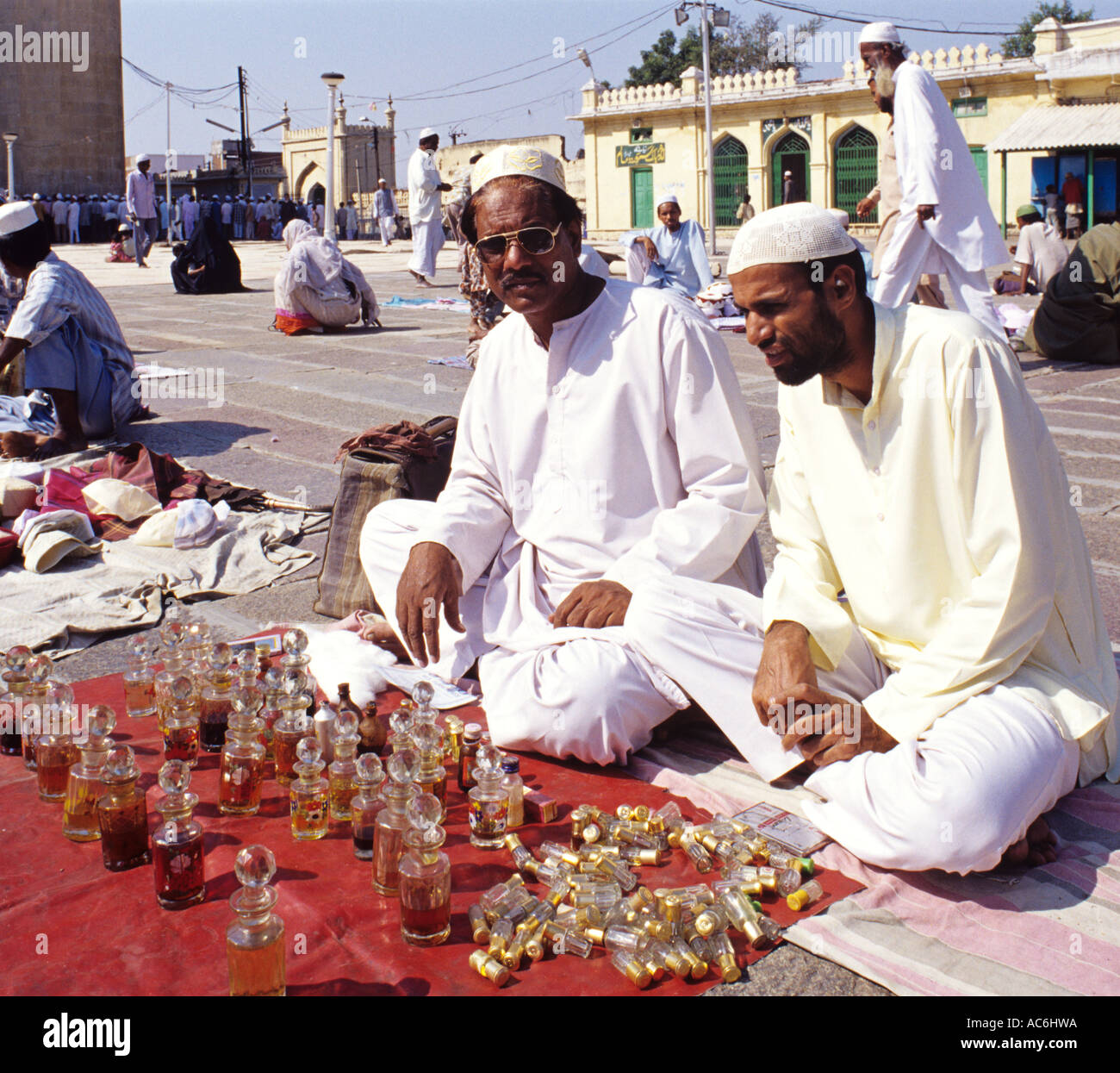 STREET SELLERS IN FRONT OF MECCA MASJID HYDERABAD ANDHRA PRADESH Stock