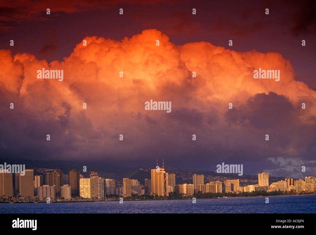 Sunset beach oahu hi-res stock photography and images - Alamy