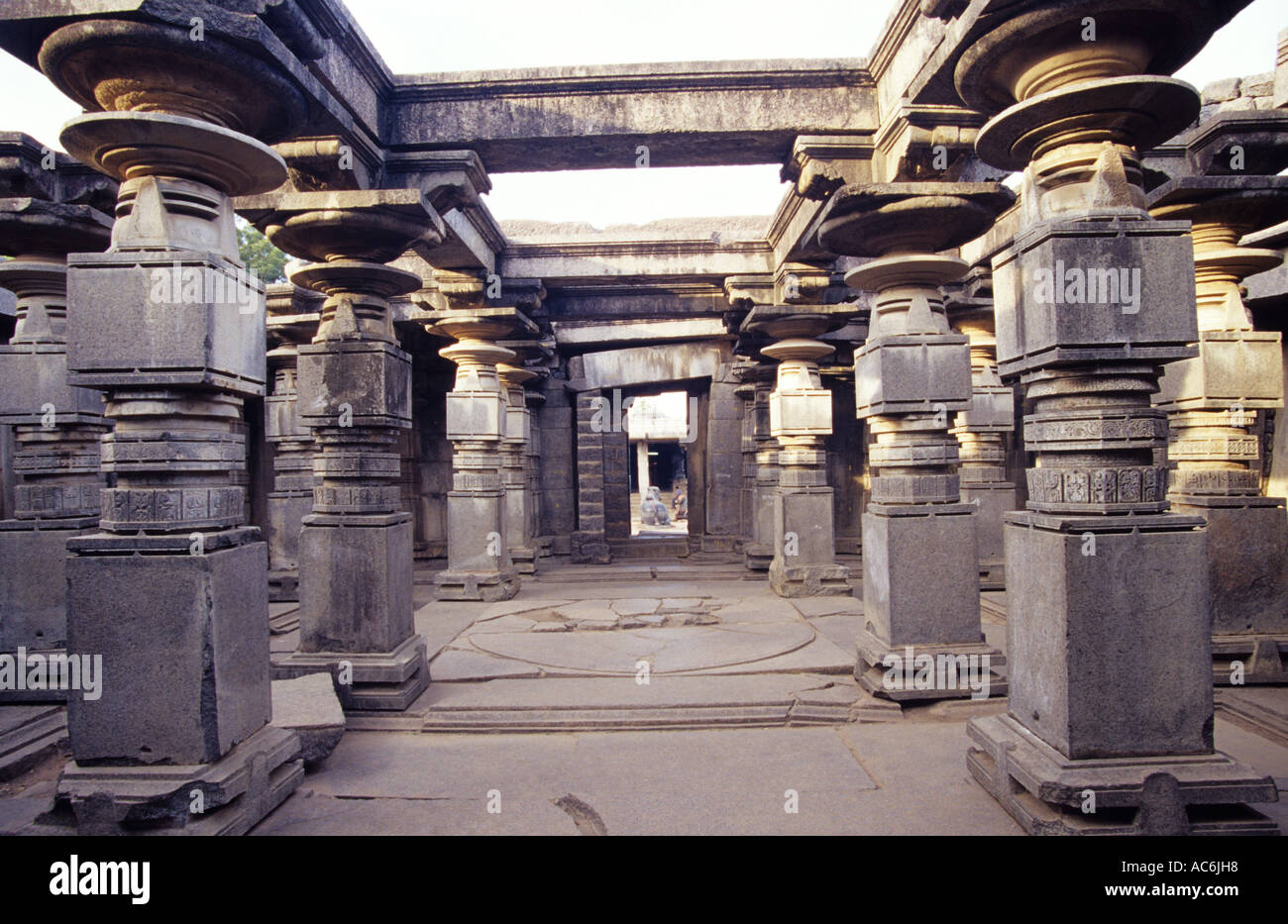 Temple of the thousand pillars hi res stock photography and images Alamy Temple of the thousand pillars hi res stock photography and images Alamy